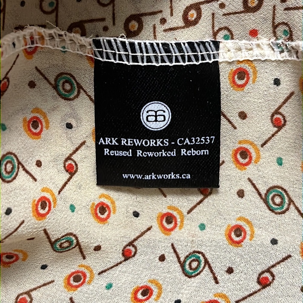 🇨🇦 Ark Reworks light top size S-M - Picture 6 of 7